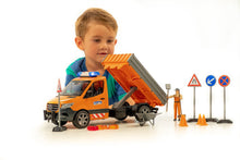 Load image into Gallery viewer, Bruder 02677 MB Sprinter and Worker