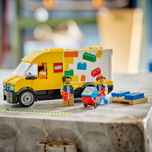 Load image into Gallery viewer, Lego City 60500 The Lego Van
