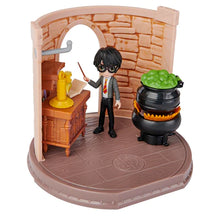 Load image into Gallery viewer, HARRY POTTER WIZARDING WORLD MAGICAL MINIS POTIONS CLASSROOM
