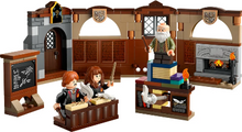 Load image into Gallery viewer, Lego Harry Potter™ Hagrid™ &amp; Harry’s Motorcycle Ride 76443
