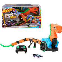 Load image into Gallery viewer, Hot Wheels Lets Race Slither N Strike Remote Control
