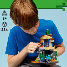 Load image into Gallery viewer, Lego Minecraft 21587 Zombie Dungeon

