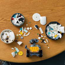 Load image into Gallery viewer, Lego Disney 43279 Wall-E and Eve
